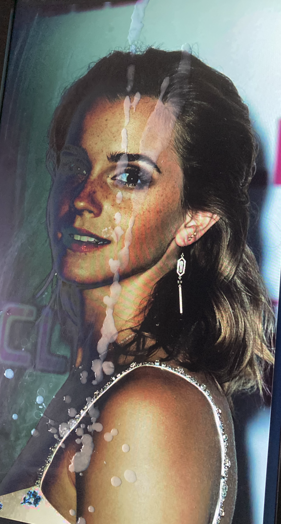 xZtBT4aU big load for Emma Watson 02.png